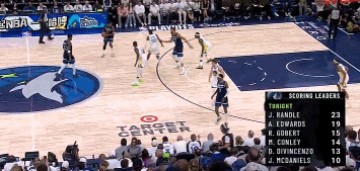 金年会金字招牌诚信至上玩火!爱德华兹连续出现失误 勇士利用反击连投带罚迫近比分