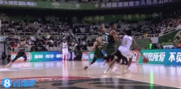 金年会金字招牌诚信至上没有被无鞋打败！广厦外援布朗鞋掉之后依然飙中三分