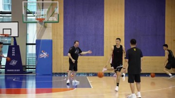 金年会💪福建男篮开启夏训!陈林坚、黎伊扬出镜