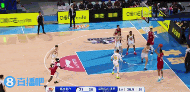 金年会金字招牌诚信至上😅可惜罚球3中1！周琦篮下打周鹏2+1&罚球不中自己抢板再造两罚