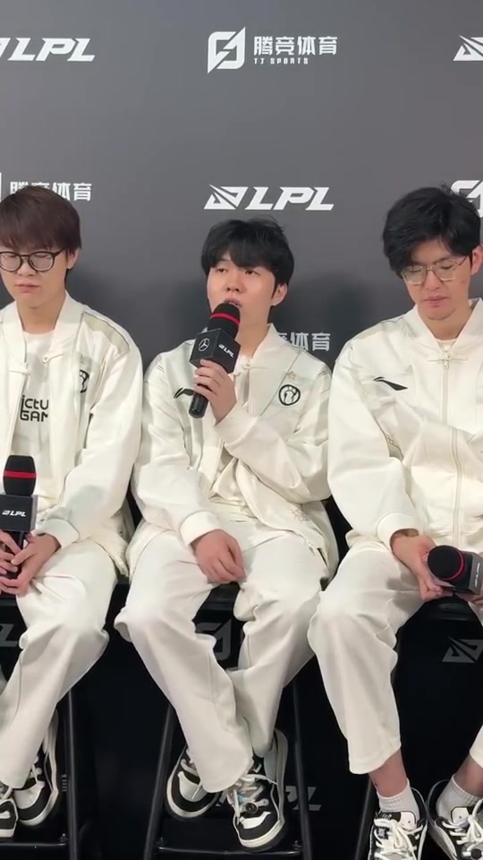 金年会体育Rookie谈乌鸦：我感觉持续伤害和坦度都有增加 打加里奥的不错选择