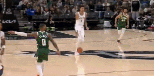 jinnianhui金年会怪兽之战!文班上半场狂送火锅&下半场三分如雨 轰下30分14板6帽