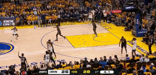 金年会😏直捣黄龙！亚历山大-沃克突破飞身上篮得分